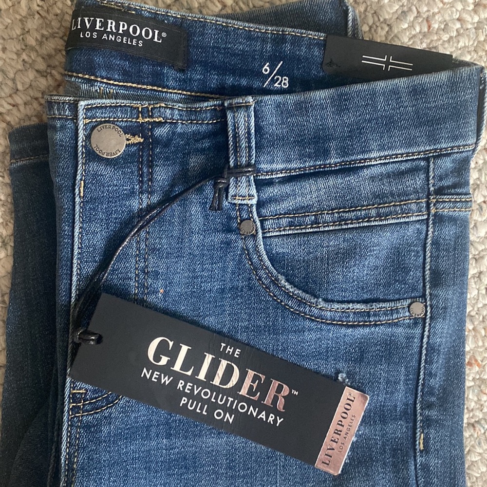 BNWT Liverpool bermuda shorts 6/28